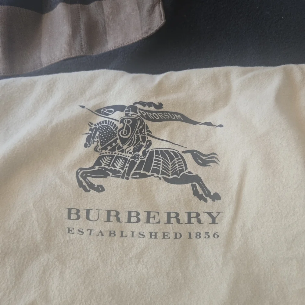 Burberry Ashy Bucket Bag Tassels, Plaid, Leather, Detachable Crossbody Strap EUC